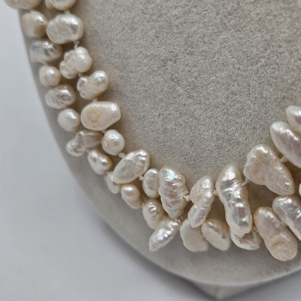 VINTAGE Cream Freshwater Baroque Rice Pearl Opera Length 55" Strand Necklace - Picture 4 of 7
